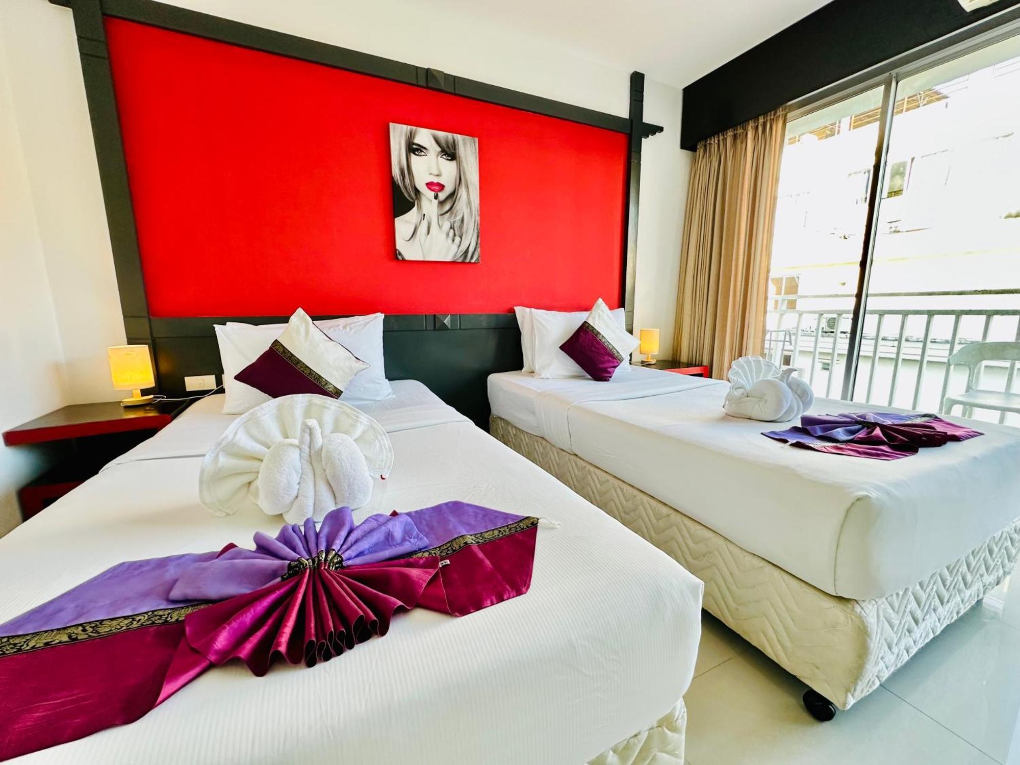 Hotel Baya Phuket 3*